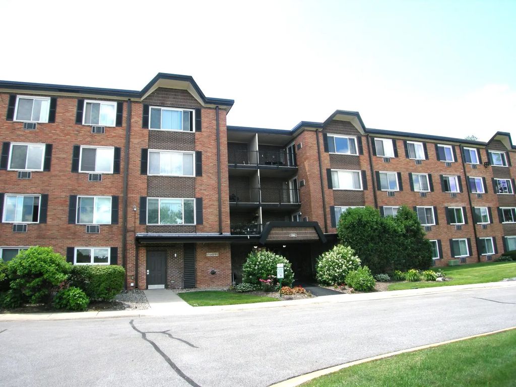1216 S New Wilke Road 406, Arlington Heights