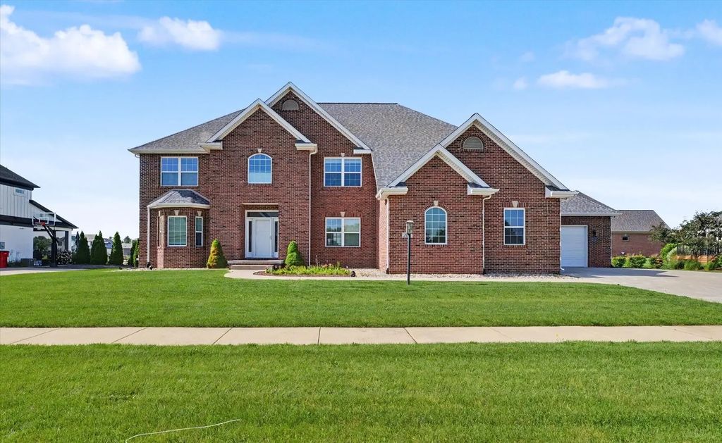 609 Carrera Drive, Savoy