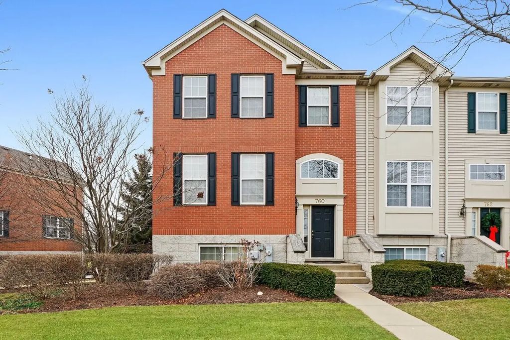 760 Lambert Lane 96-1, Bartlett