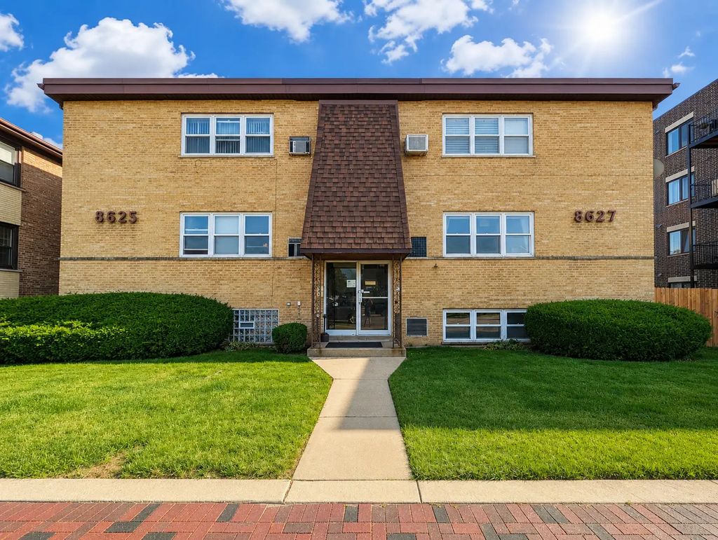 8627 Grand Avenue 4, River Grove