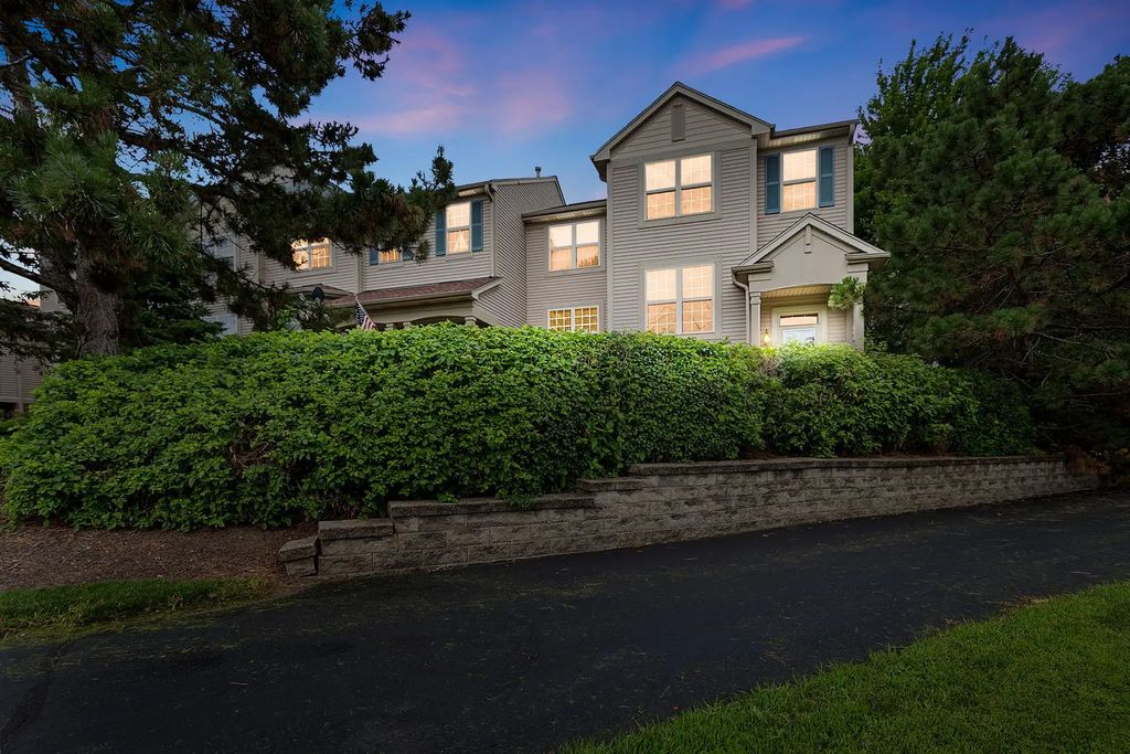 896 Cherry Creek Drive, Grayslake