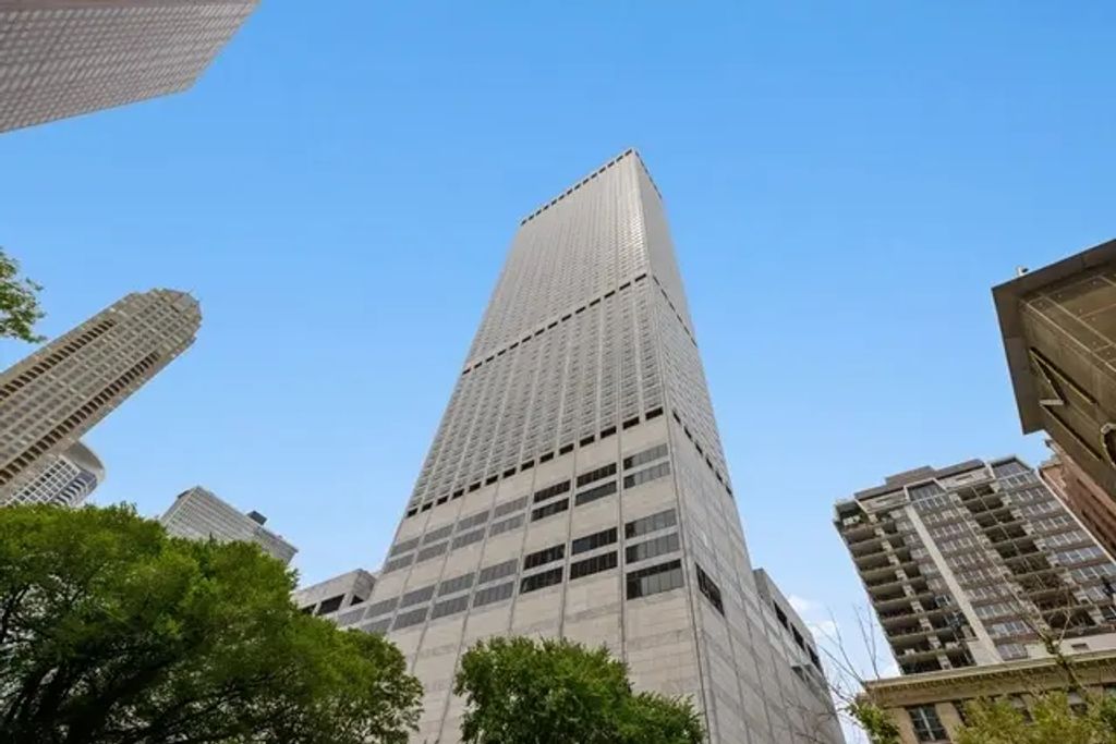 180 E Pearson Street 3707, Chicago, 60611