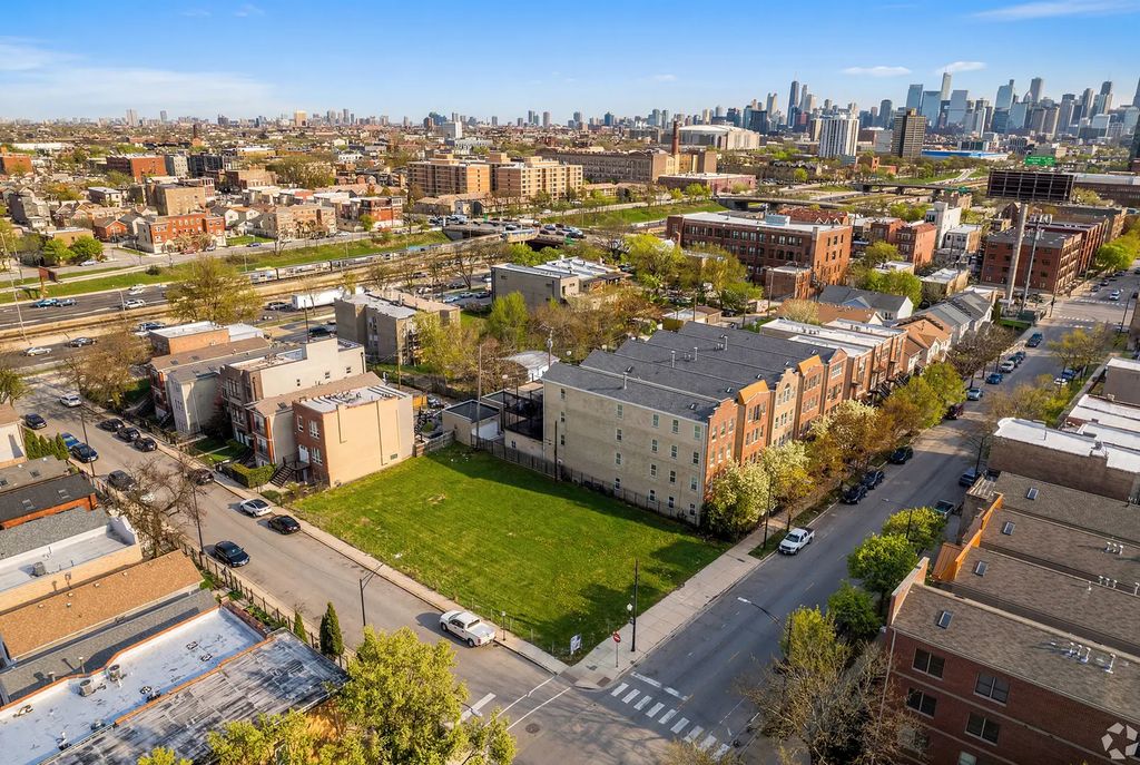2452 W Harrison Street, Chicago, 60612