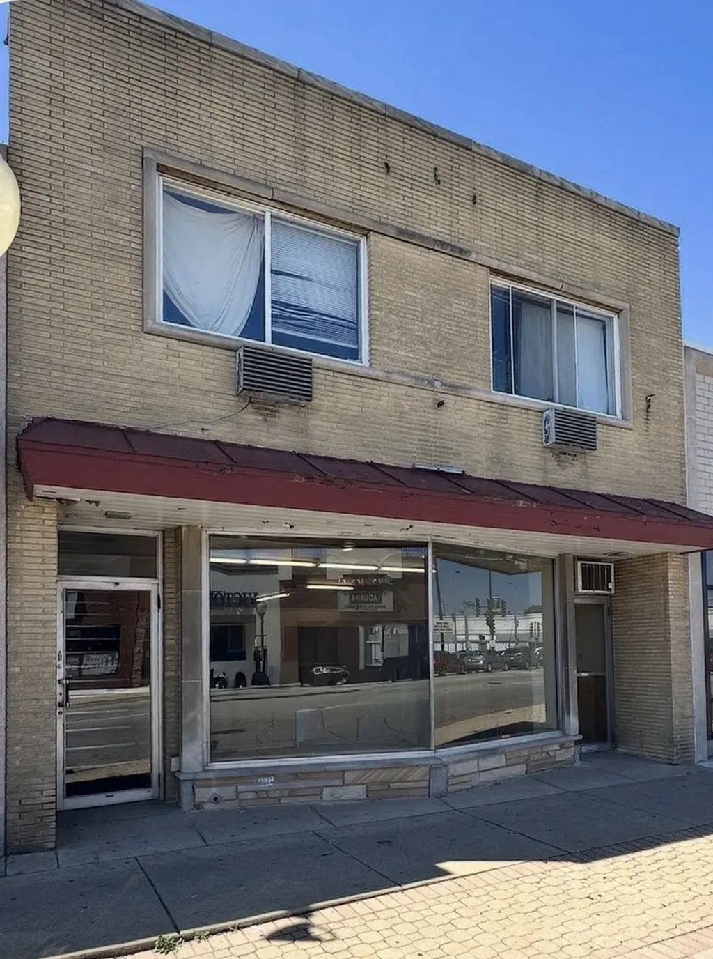 6735 Cermak Road, Berwyn