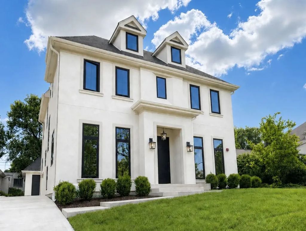 827 S Monroe Street, Hinsdale