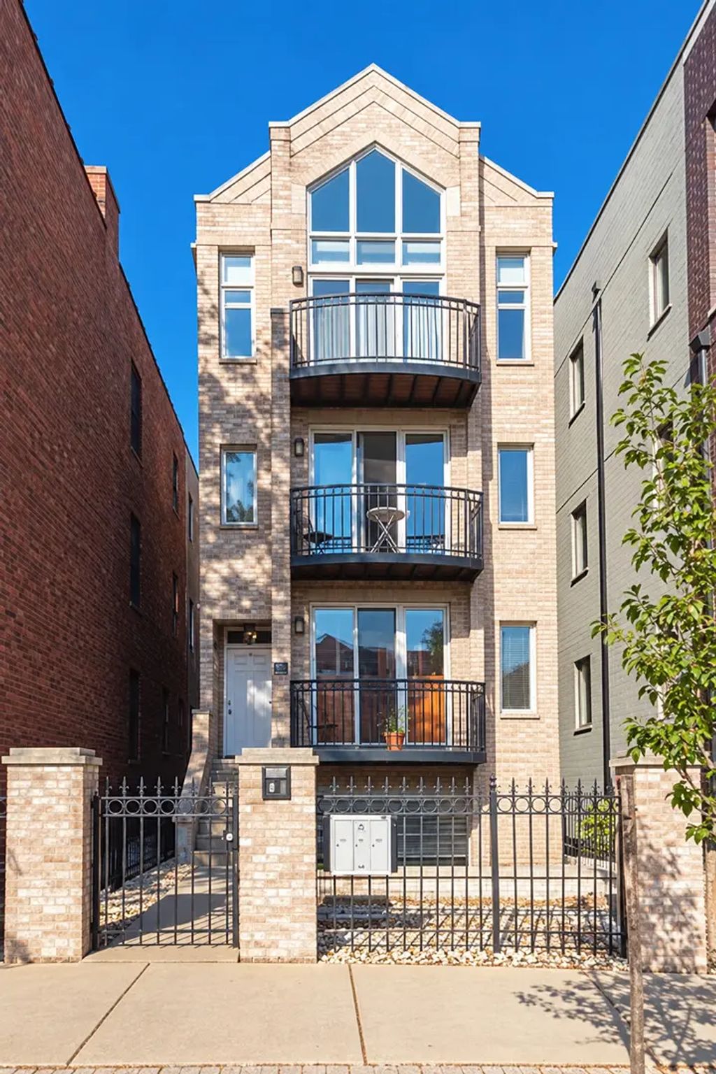 1508 W Superior Street 1, Chicago, 60642