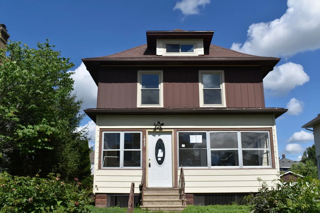 1432 9th Street, Moline