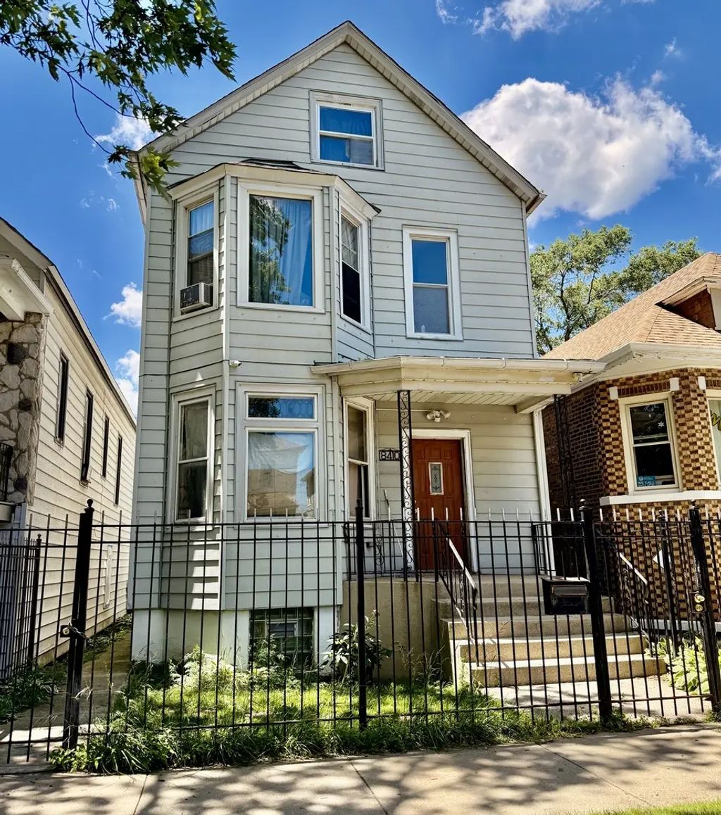 8410 S Burnham Avenue, Chicago