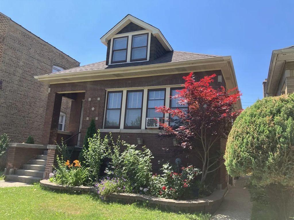 5705 W Melrose Street, Chicago, 60634