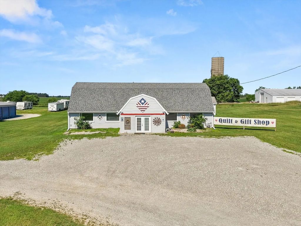 9843 Hoover Road, Rock Falls