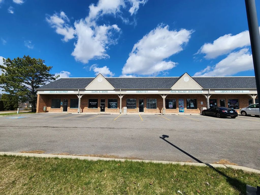 2450 Grass Lake Road B, Lindenhurst