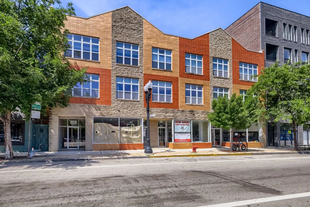 1962 W Lawrence Avenue 204, Chicago, 60640