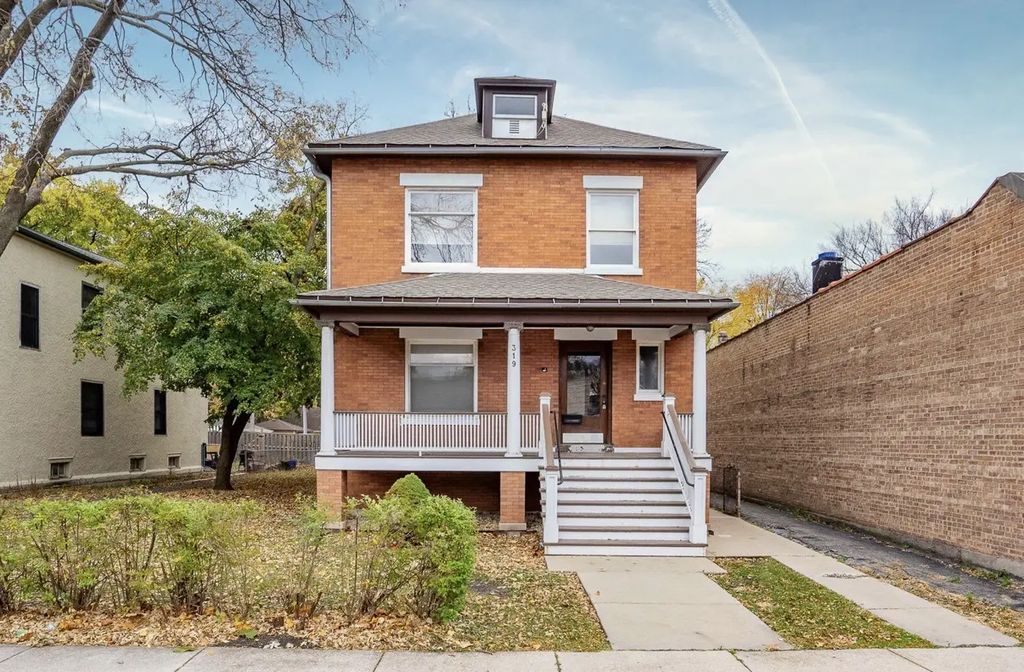 319 Chicago Avenue 2, Oak Park