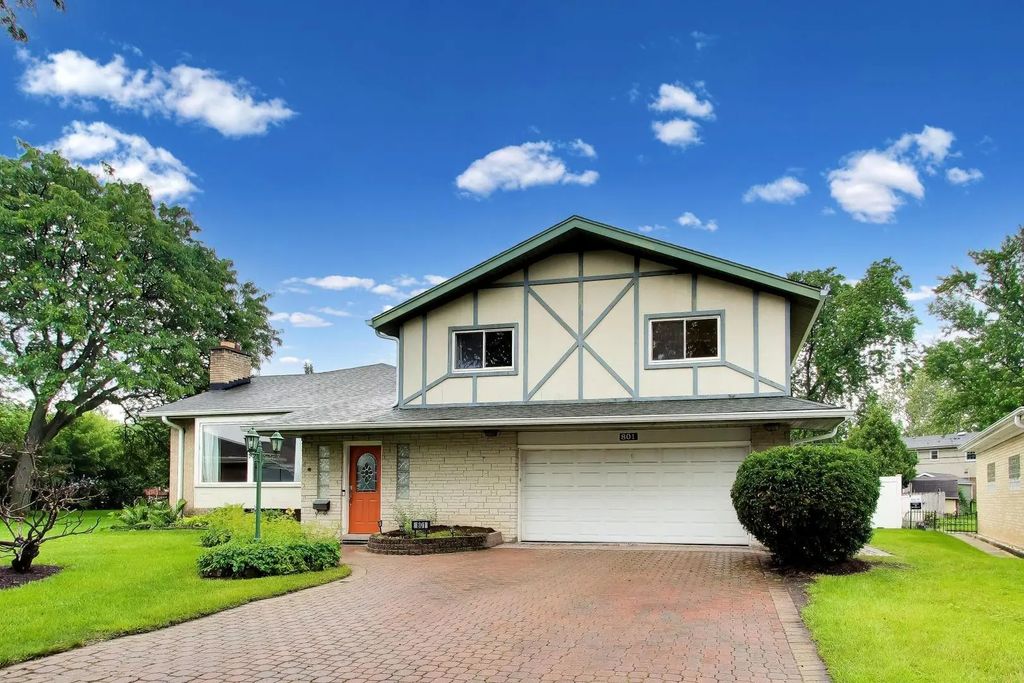 801 E Golfview Drive, Mount Prospect