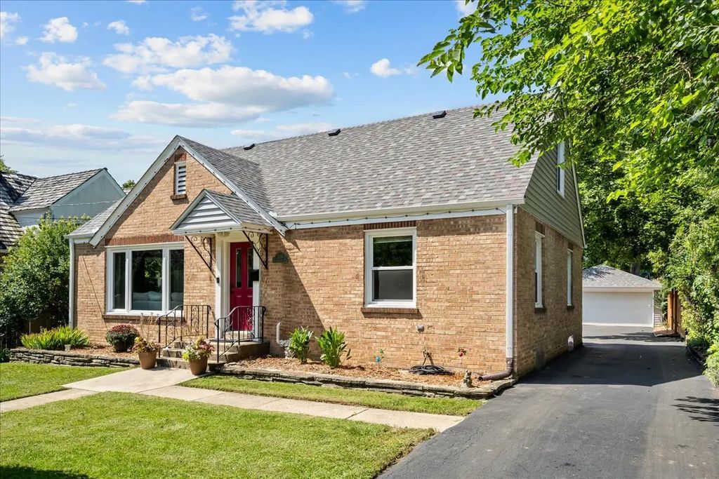 2714 Fort Sheridan Avenue, Highland Park