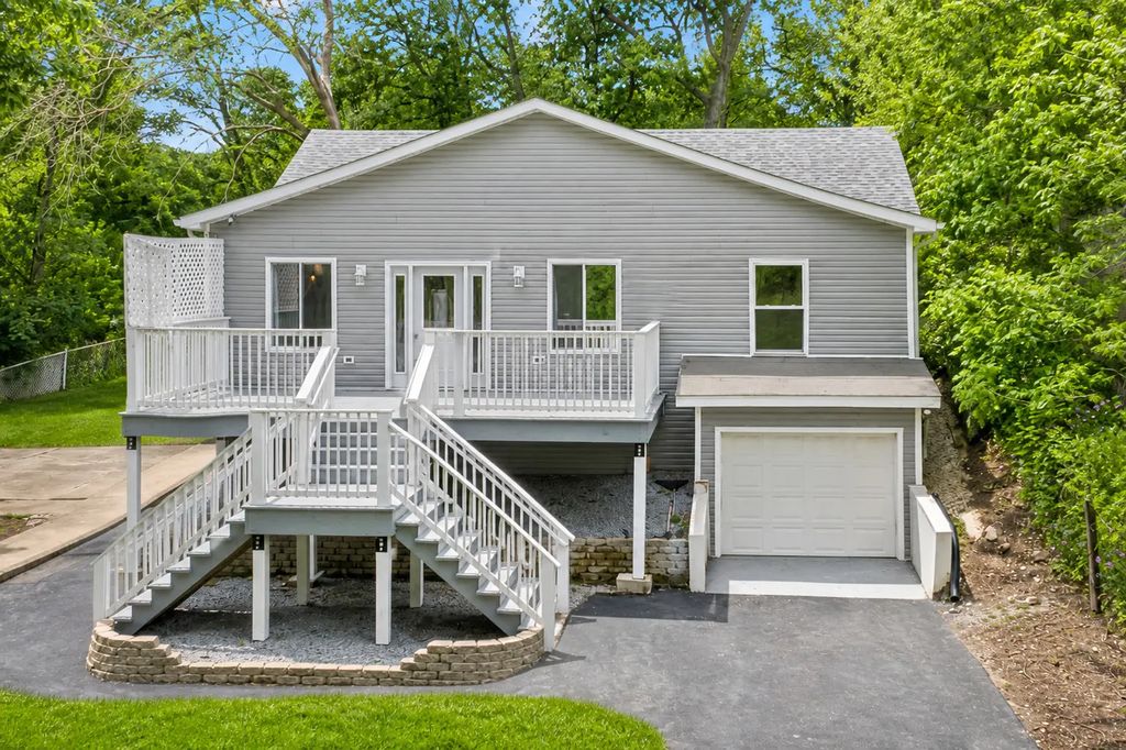 15332 Kenton Avenue, Oak Forest