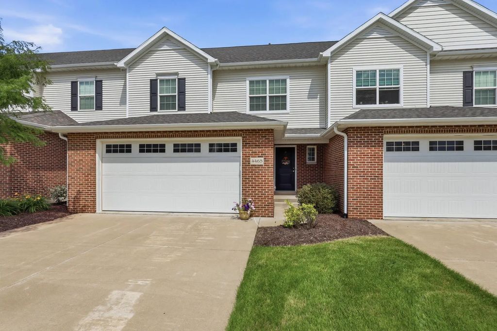 4465 W Slate Creek Drive, Bettendorf