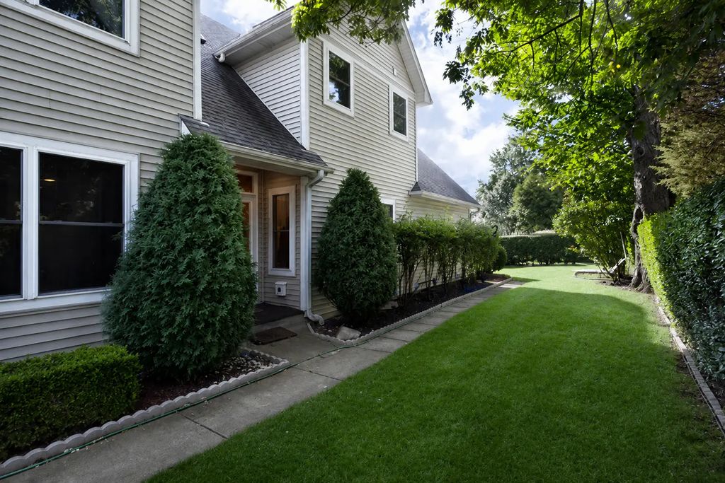 588 Onwentsia Avenue, Highland Park