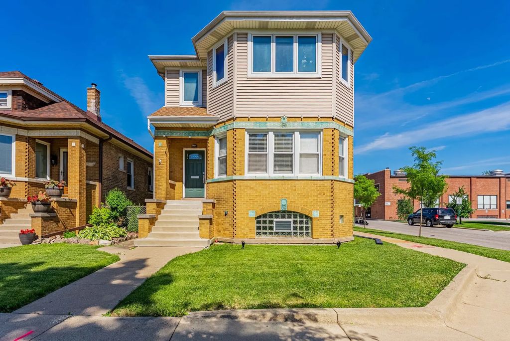 2901 N 76th Court, Elmwood Park