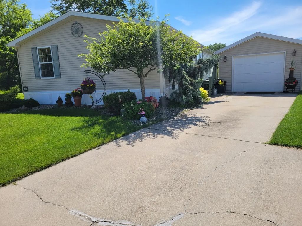 187 Whiporwill Drive 187, Beecher