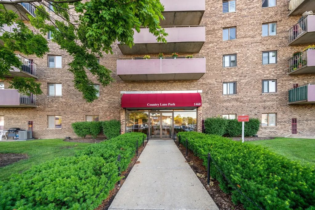 1460 Fairlane Drive 307, Schaumburg