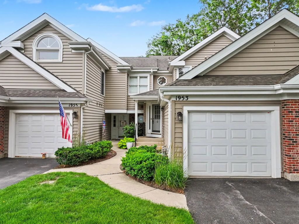 1953 N Coldspring Road, Arlington Heights