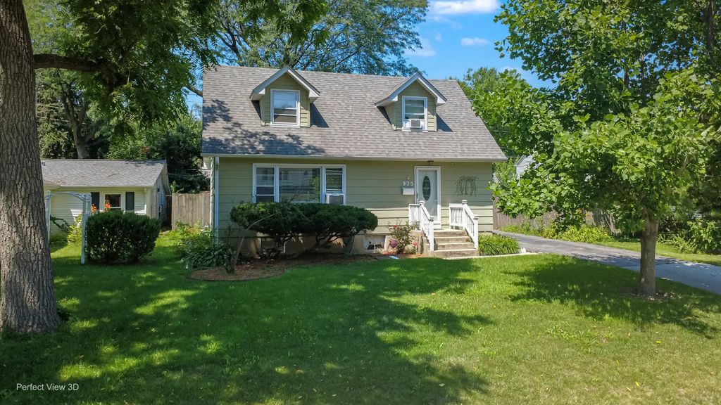 935 N Webster Street, Naperville