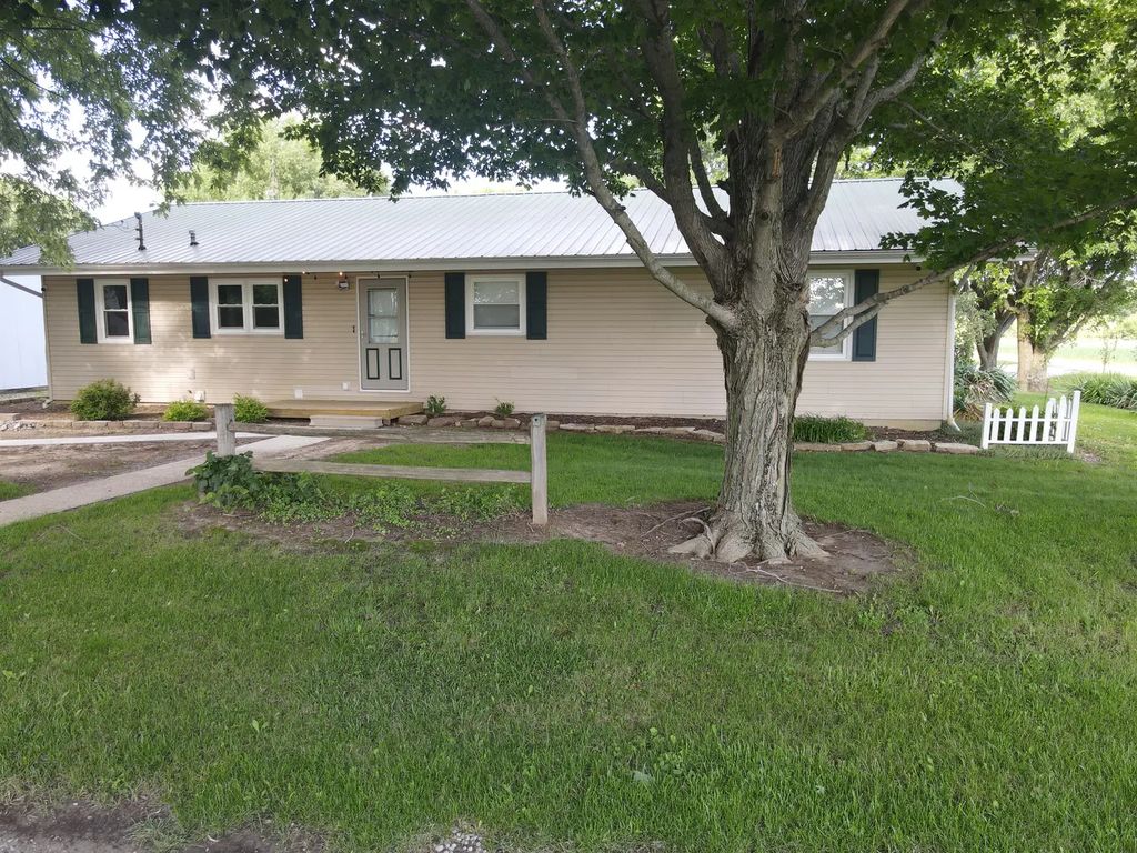 1377 N County Road 750 Road, Toledo