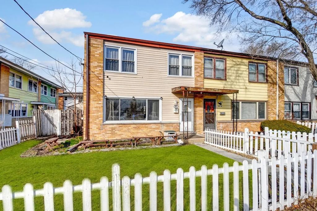 543 Lynn Court B, Glendale Heights