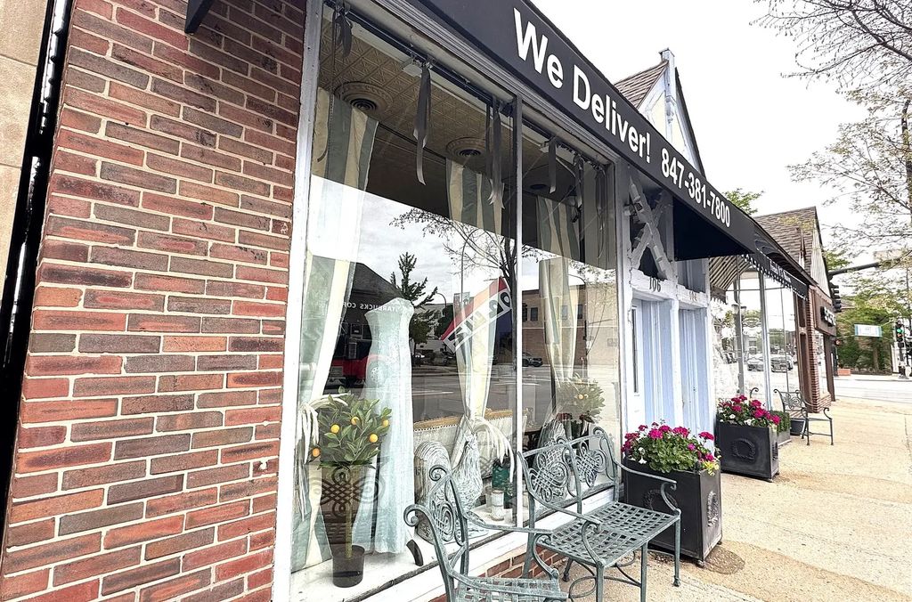 118 W Main Street, Barrington