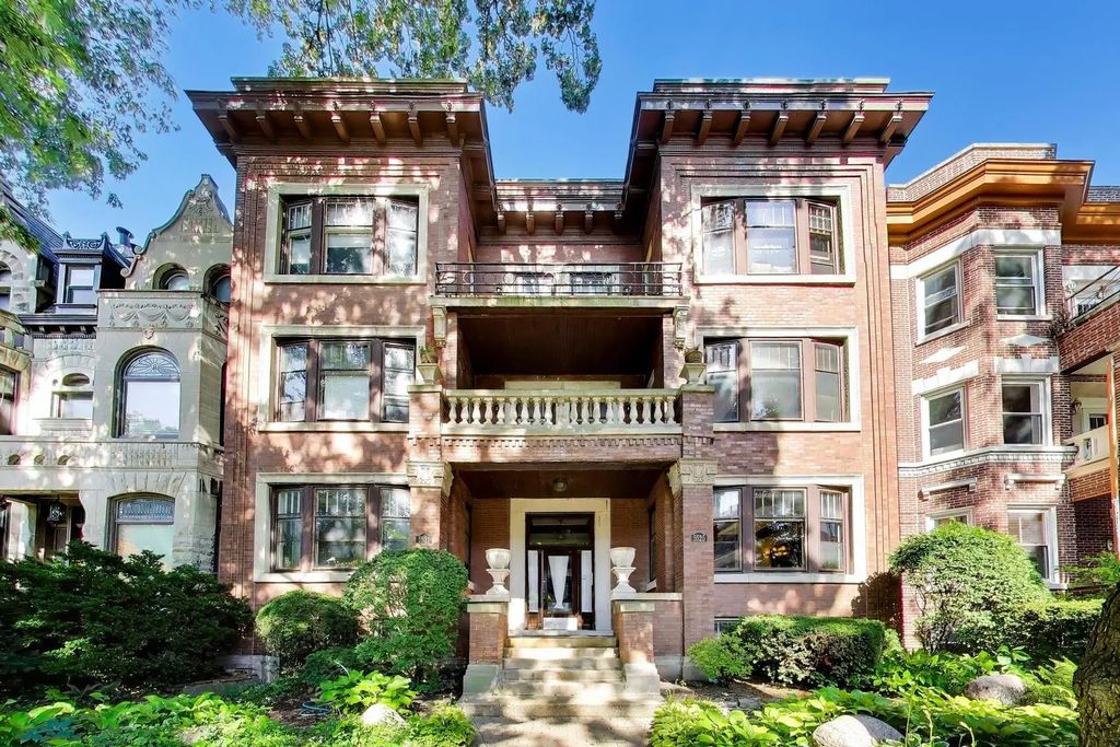 5525 S Cornell Avenue 4, Chicago