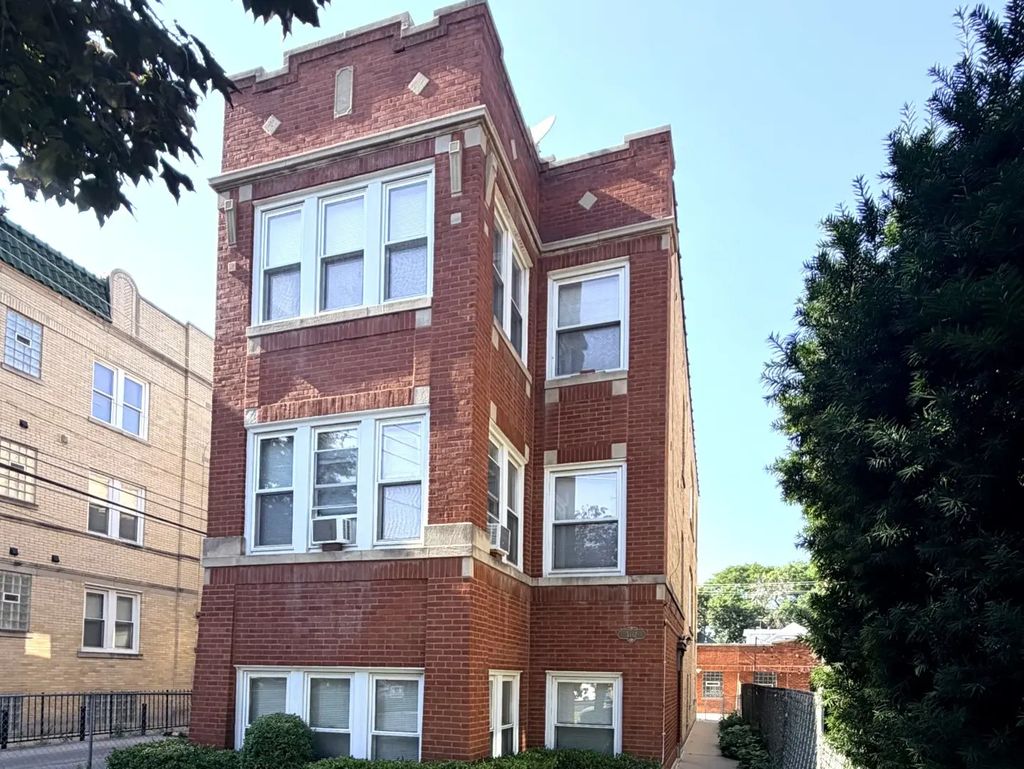 5112 W Sunnyside Avenue 2, Chicago, 60630