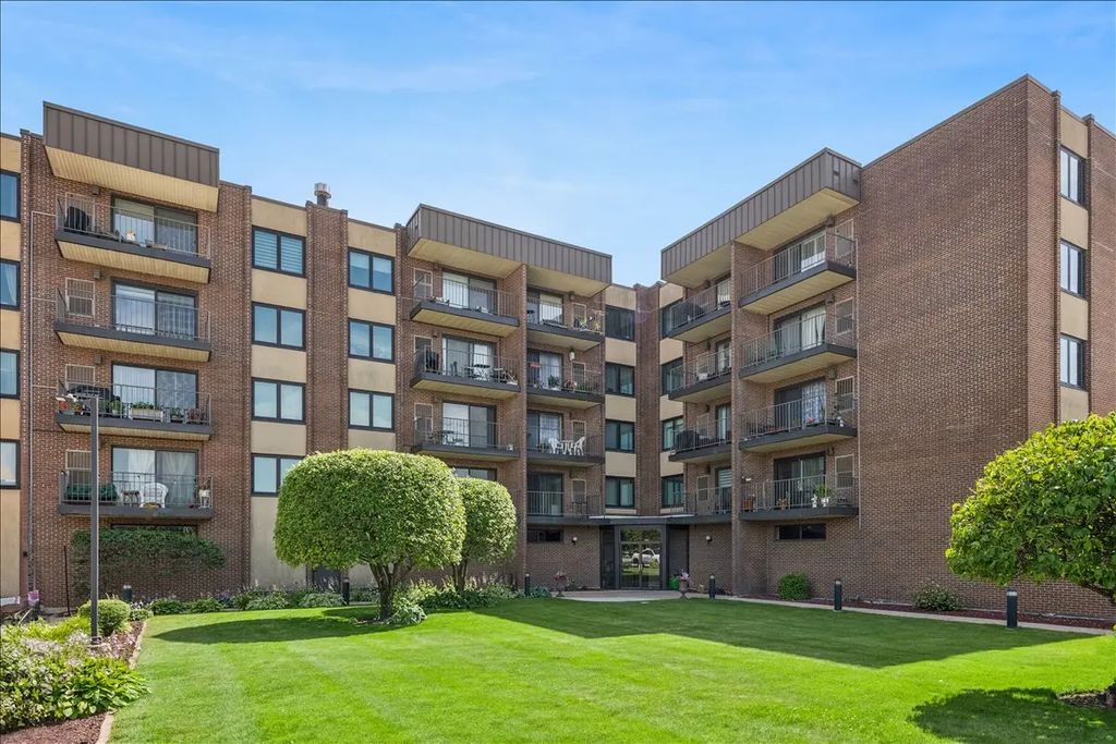7707 W Irving Park Road 308, Chicago, 60634