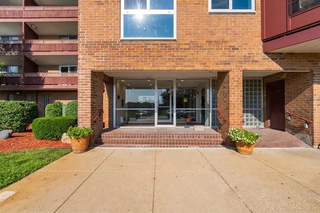 300 Park Avenue 439, Calumet City
