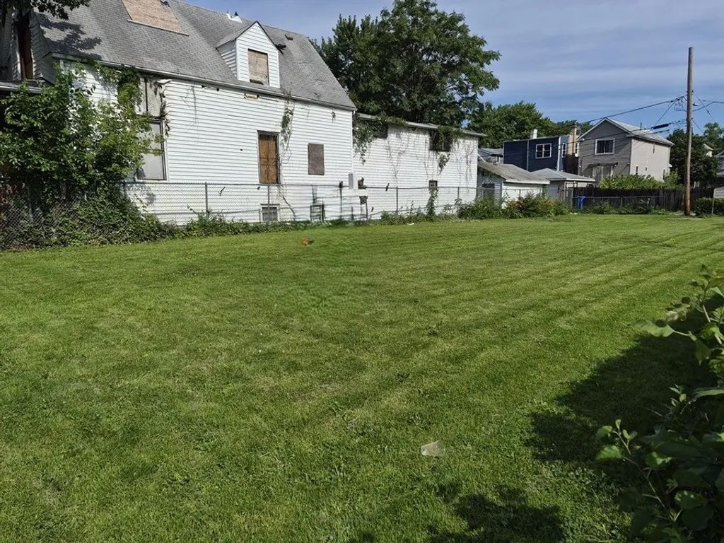 5404 W Walton Street, Chicago, 60651