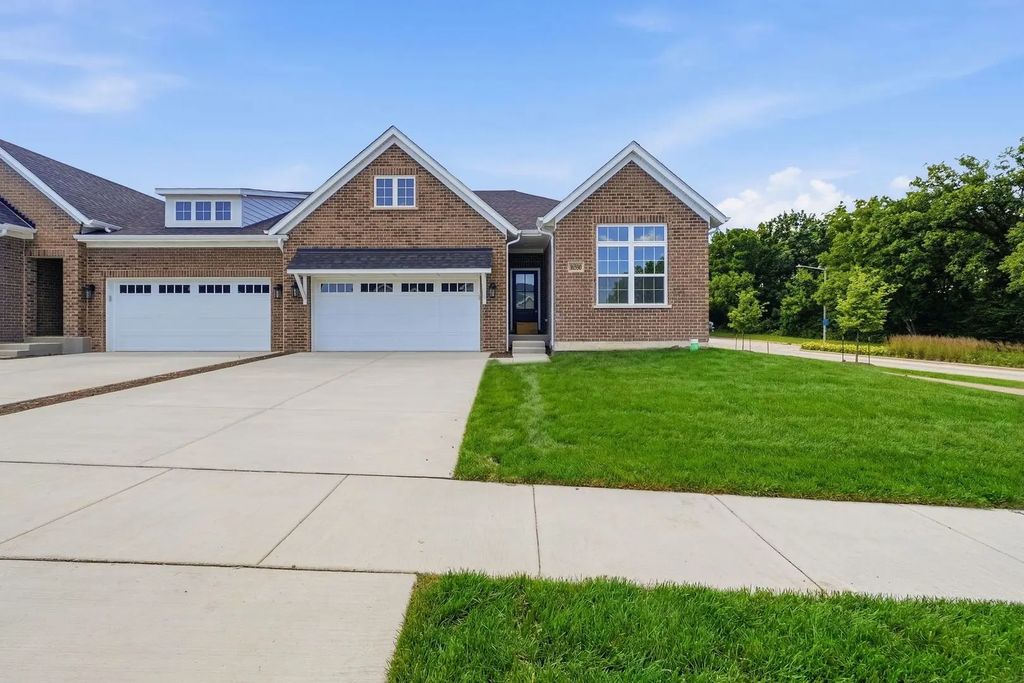 16590 Kayla Drive, Lemont