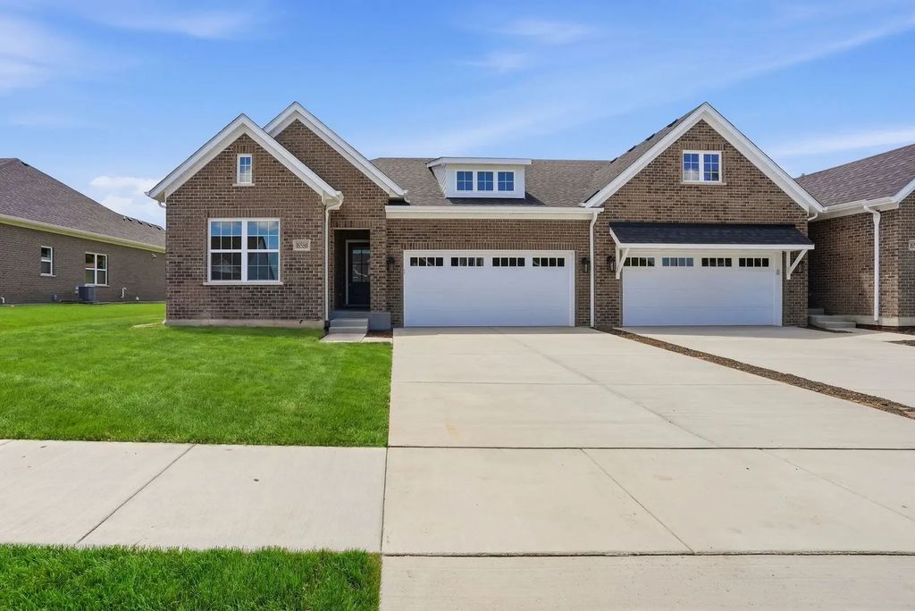 16580 Kayla Drive, Lemont