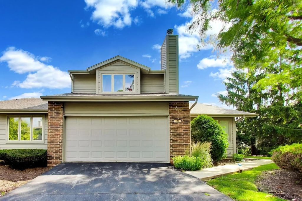 110 Commons Drive, Palos Park