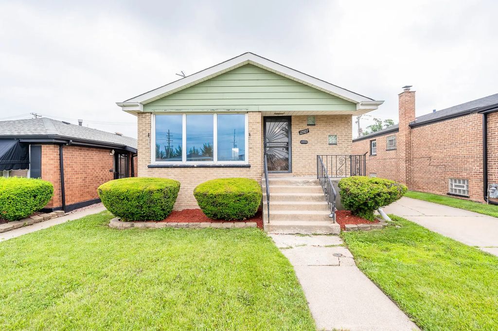 12927 S Saginaw Avenue, Chicago, 60633