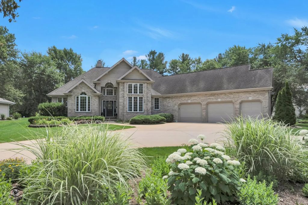 1749 Bittersweet Drive, St. Anne