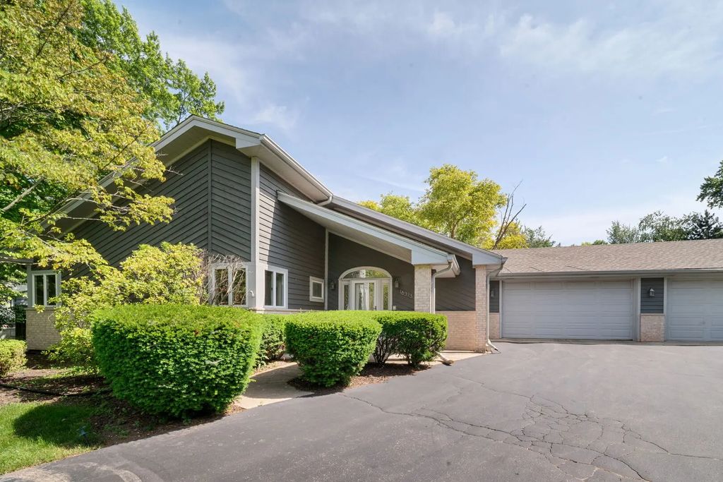 16373 W Menna Lane, Lincolnshire, 60069
