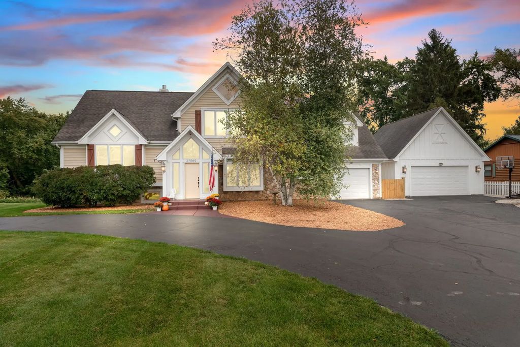 27069 W Fox River Road, Cary