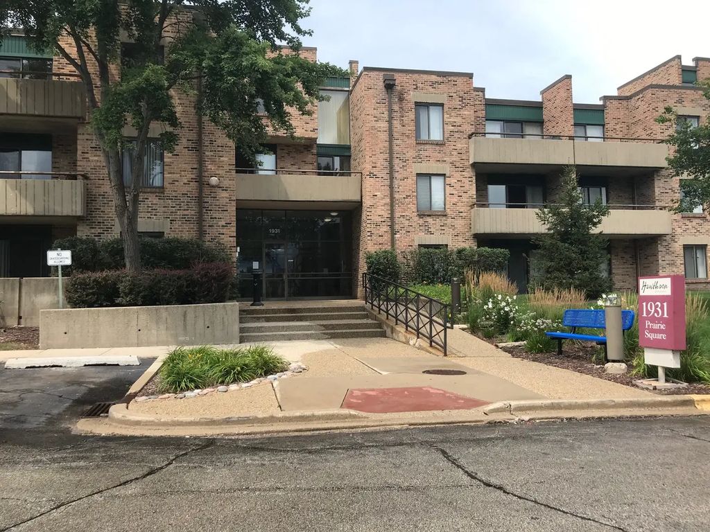1931 Prairie Square 234, Schaumburg