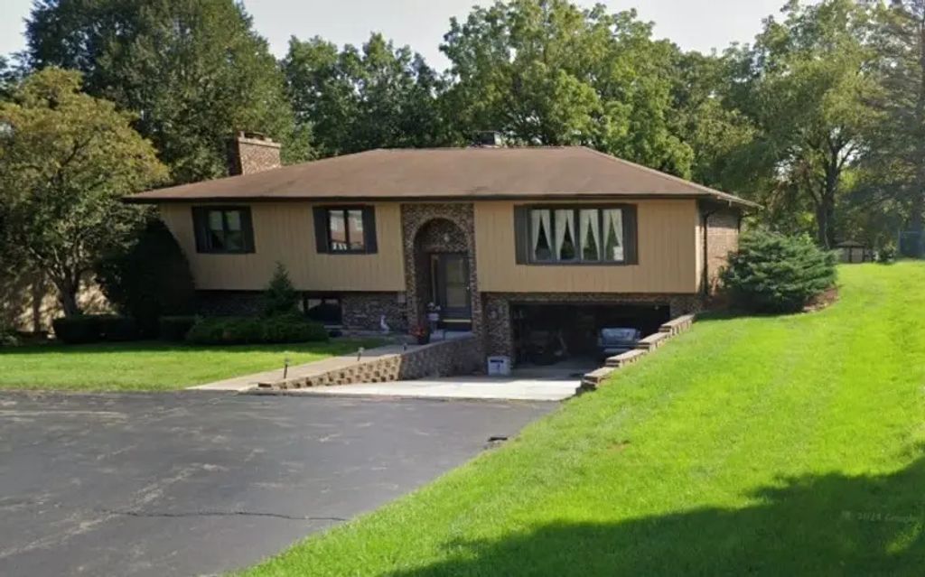 3411 E Crystal Lake Avenue, Crystal Lake