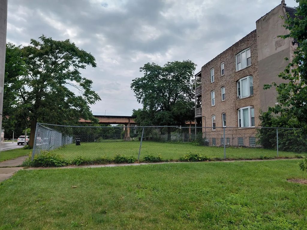 322 E 60th Street, Chicago, 60637