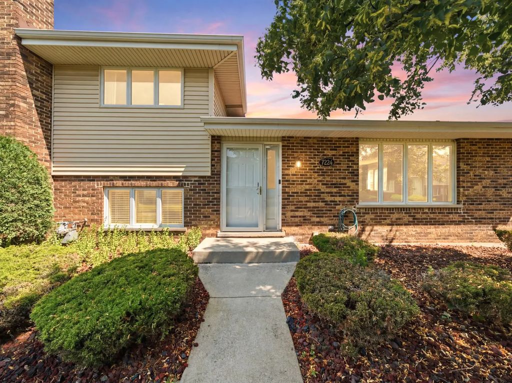 7324 W 154th Street, Orland Park