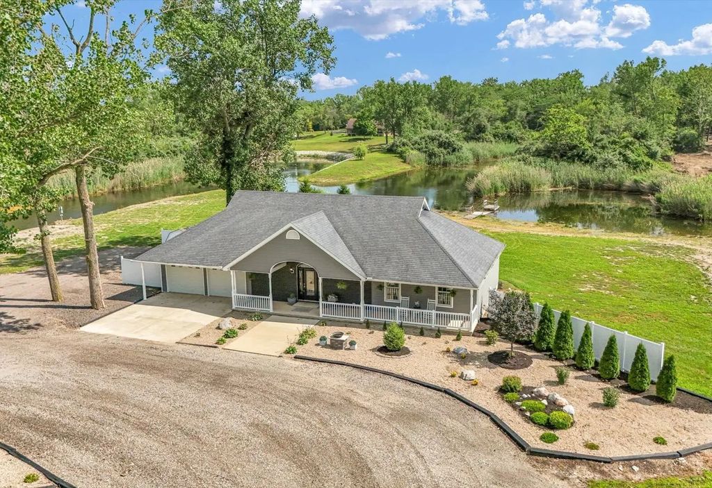 2 Wayman Canyon Road, Oakwood