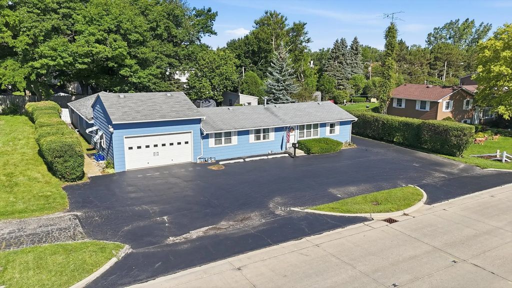 34112 N Barron Boulevard, Grayslake