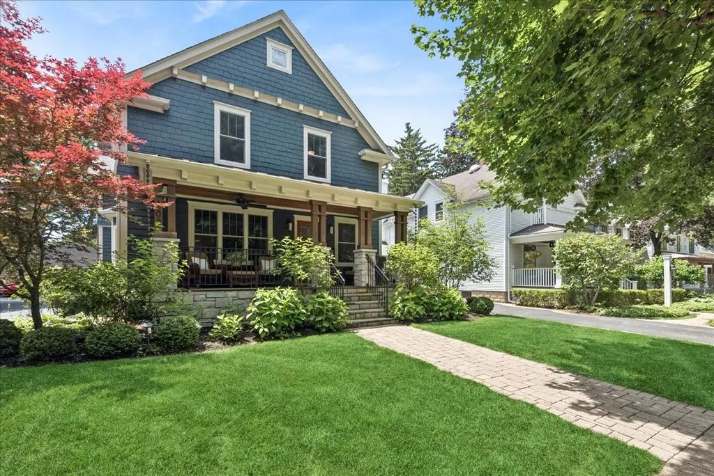 307 Elm Court, Libertyville