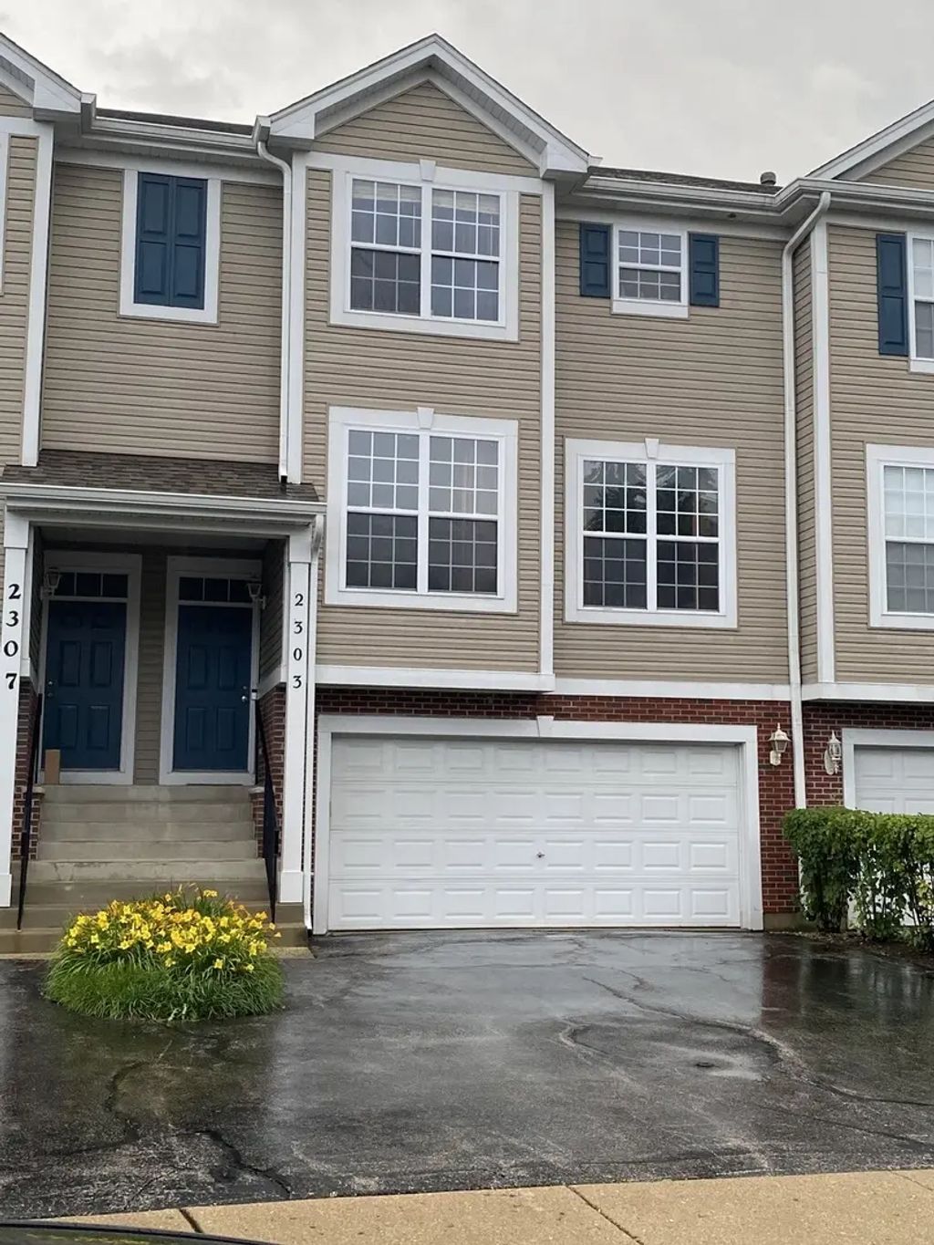 2303 Hudson Circle, Aurora